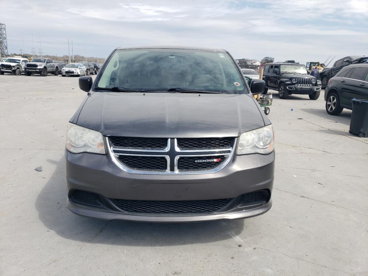 2016 Dodge Caravan - Image 5