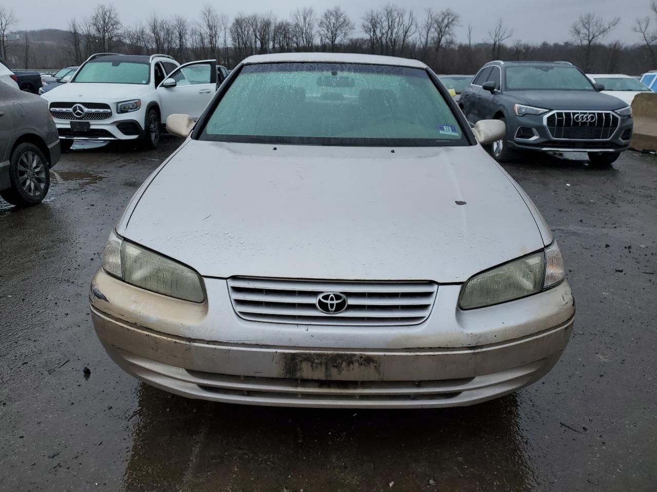1999 Toyota Camry - Image 5