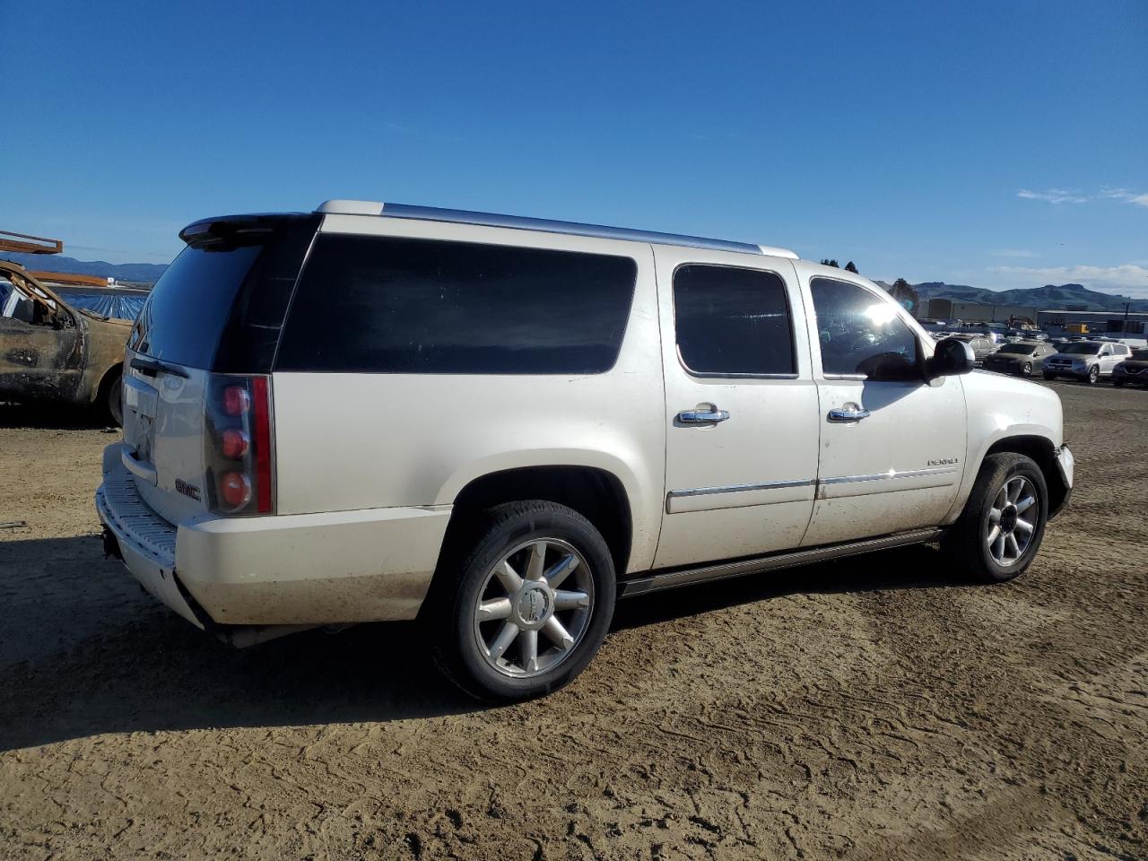 2011 GMC Yukon - Image 3