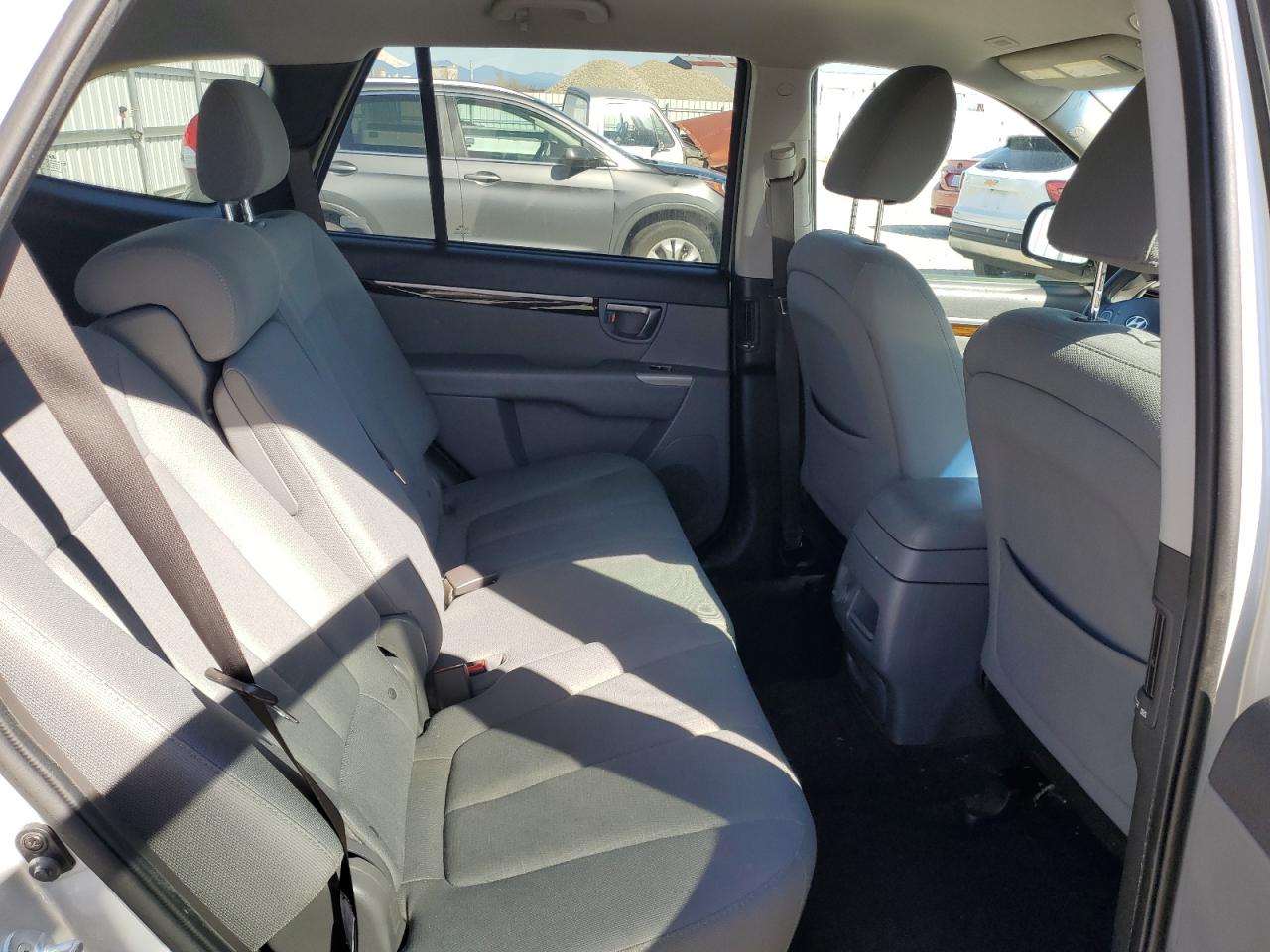 2012 Hyundai Santa Fe - Image 10