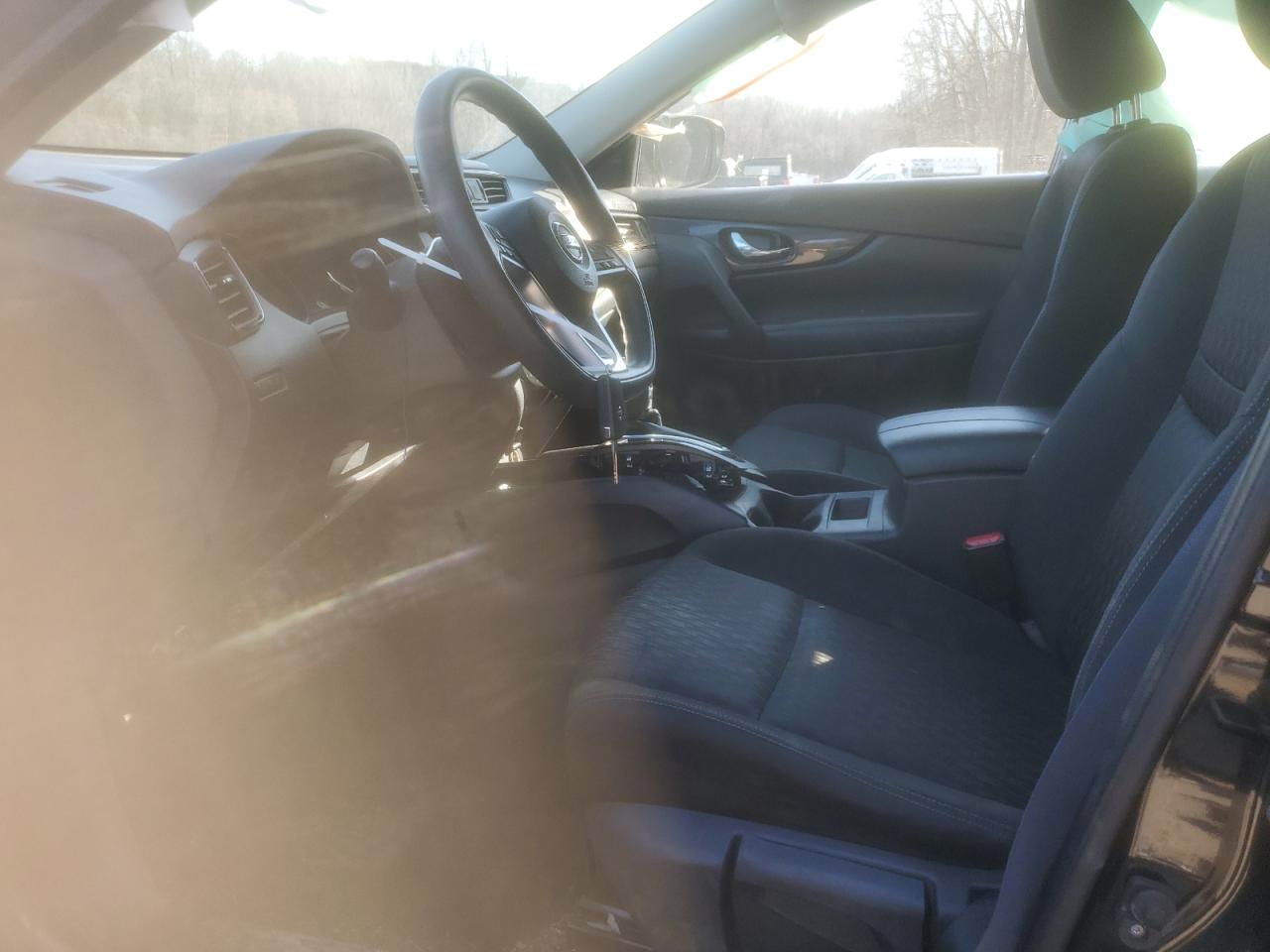 2017 Nissan Rogue - Image 7
