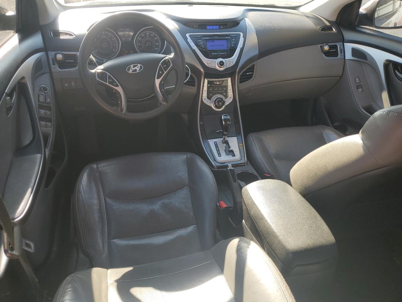 2012 Hyundai Elantra - Image 8