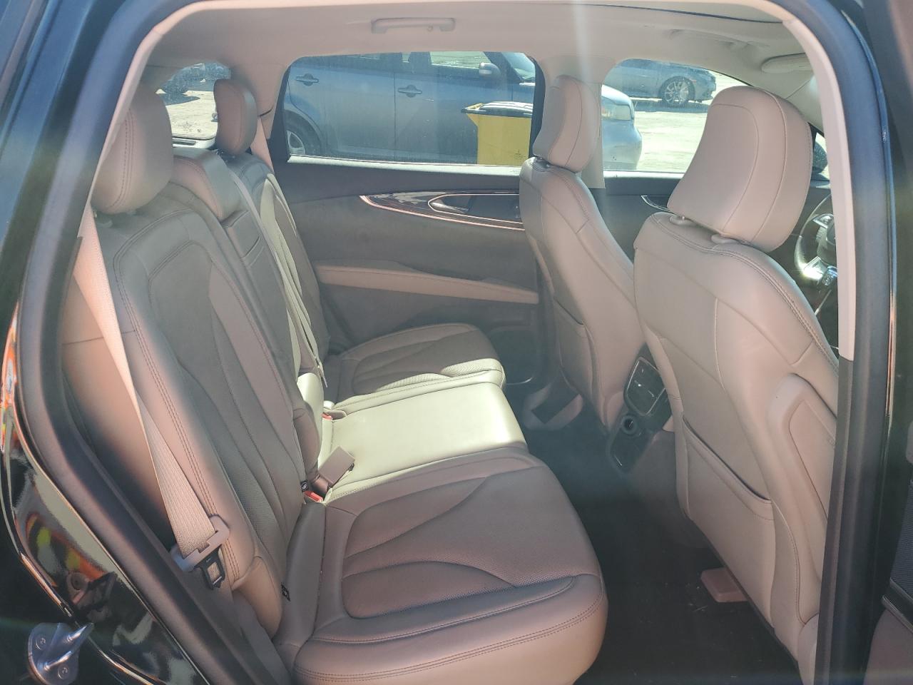 2021 Lincoln Nautilus - Image 12