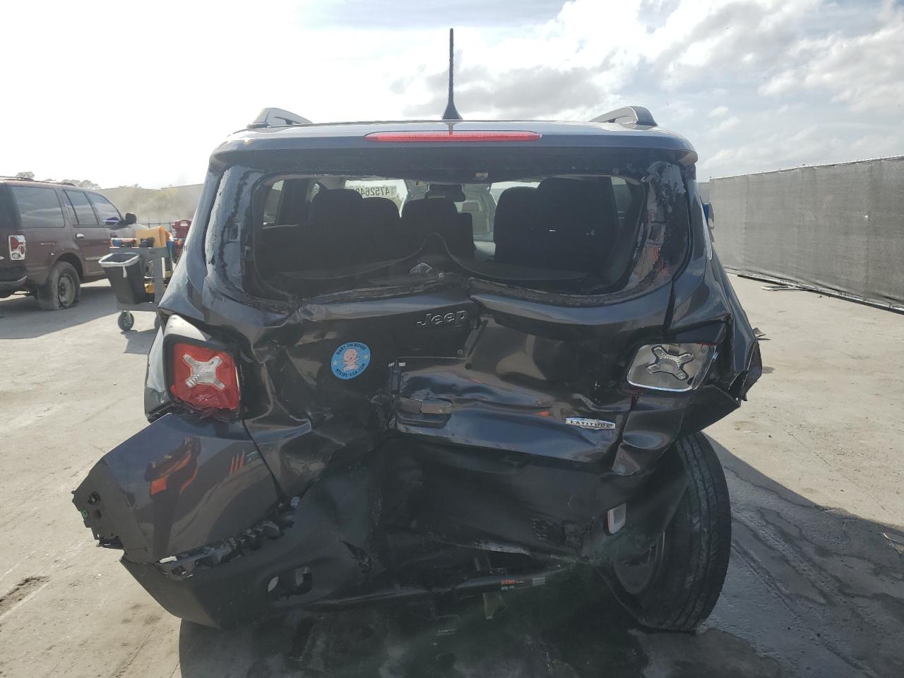 2021 Jeep Renegade - Image 6
