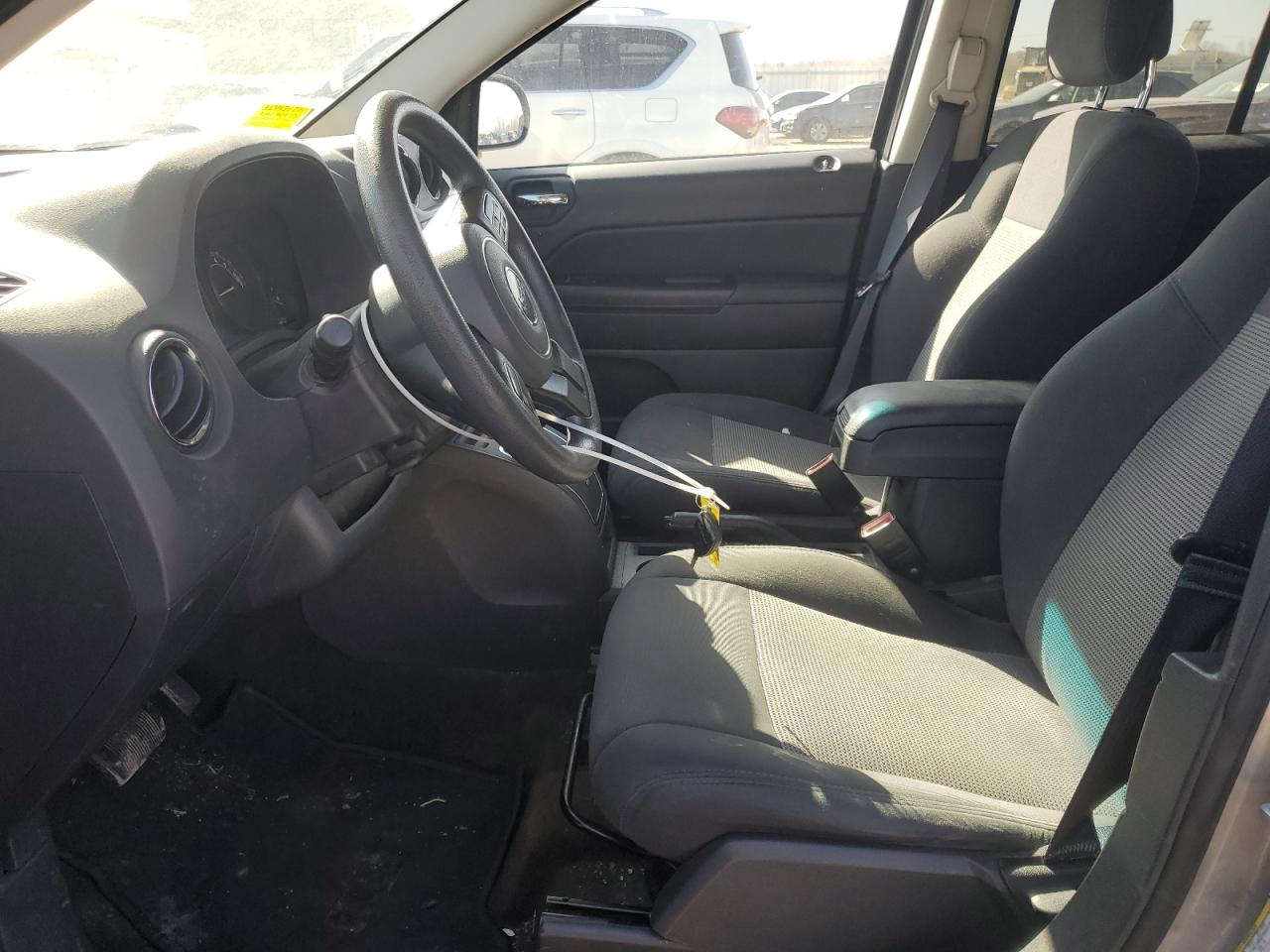 2016 Jeep Compass - Image 7