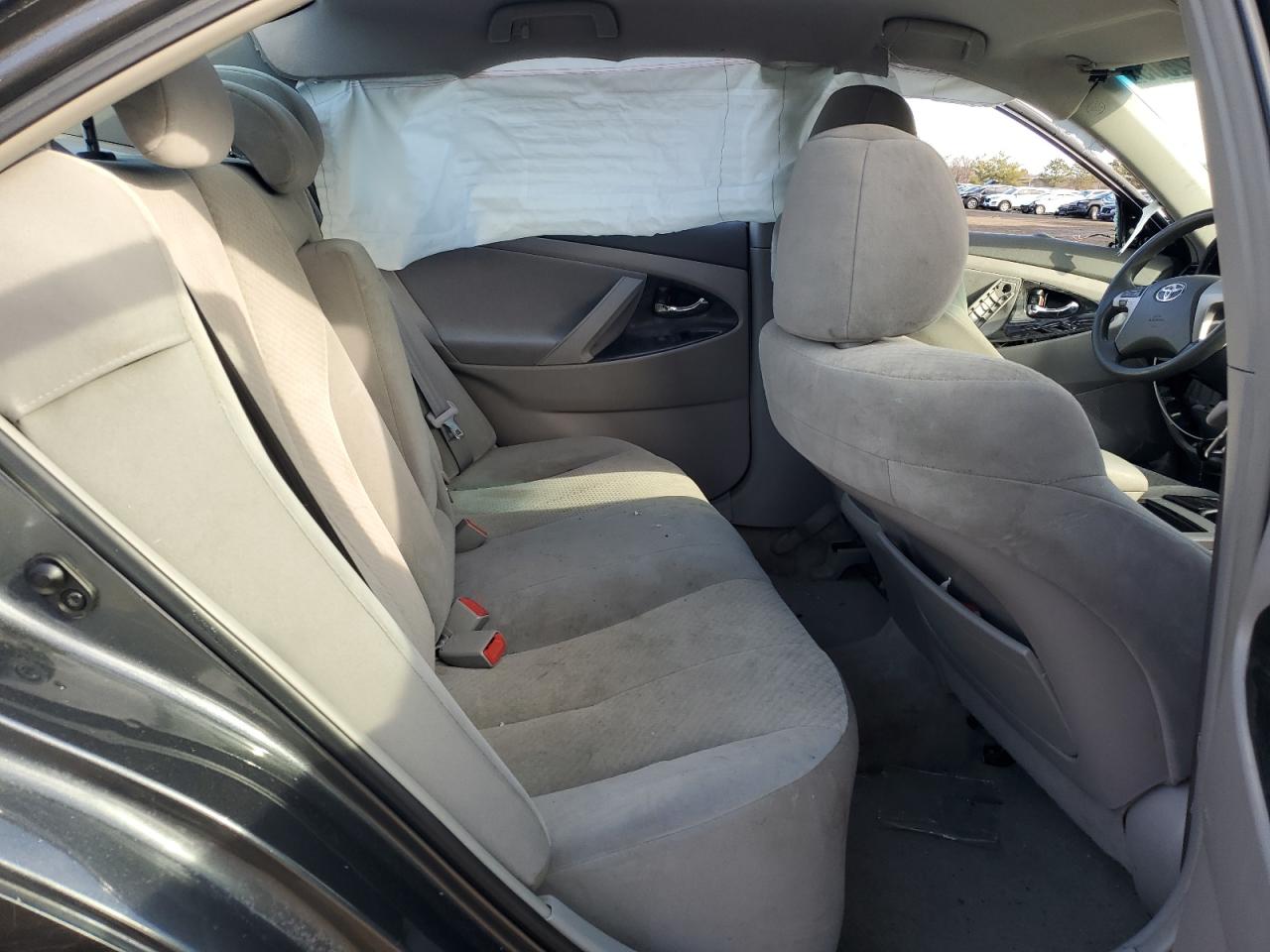 2009 Toyota Camry - Image 10