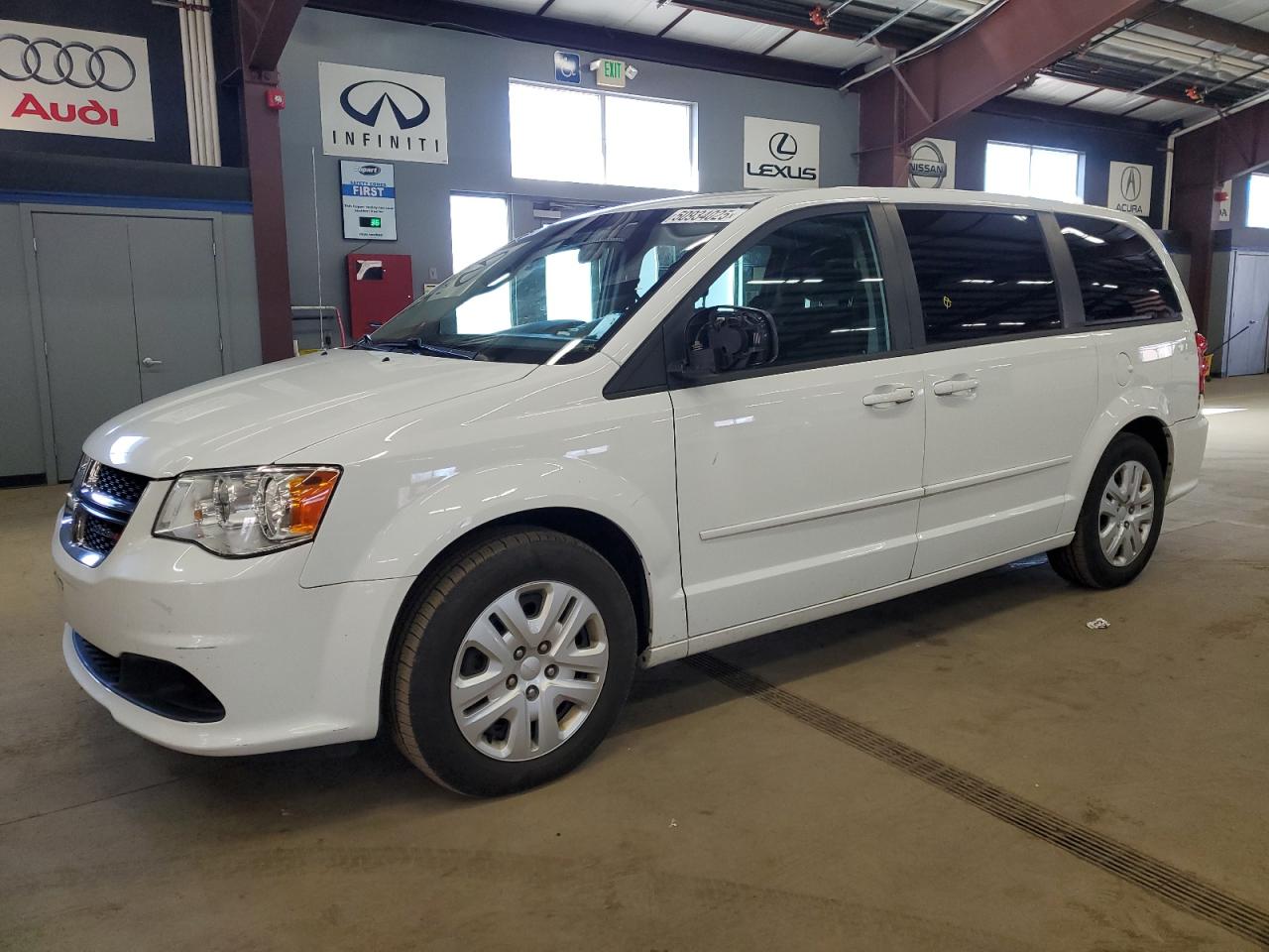 2017 Dodge Grand Caravan Se продається в East Granby, CT - Minor Dent/Scratches