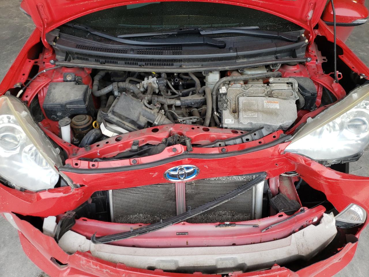 2013 Toyota Prius - Image 12