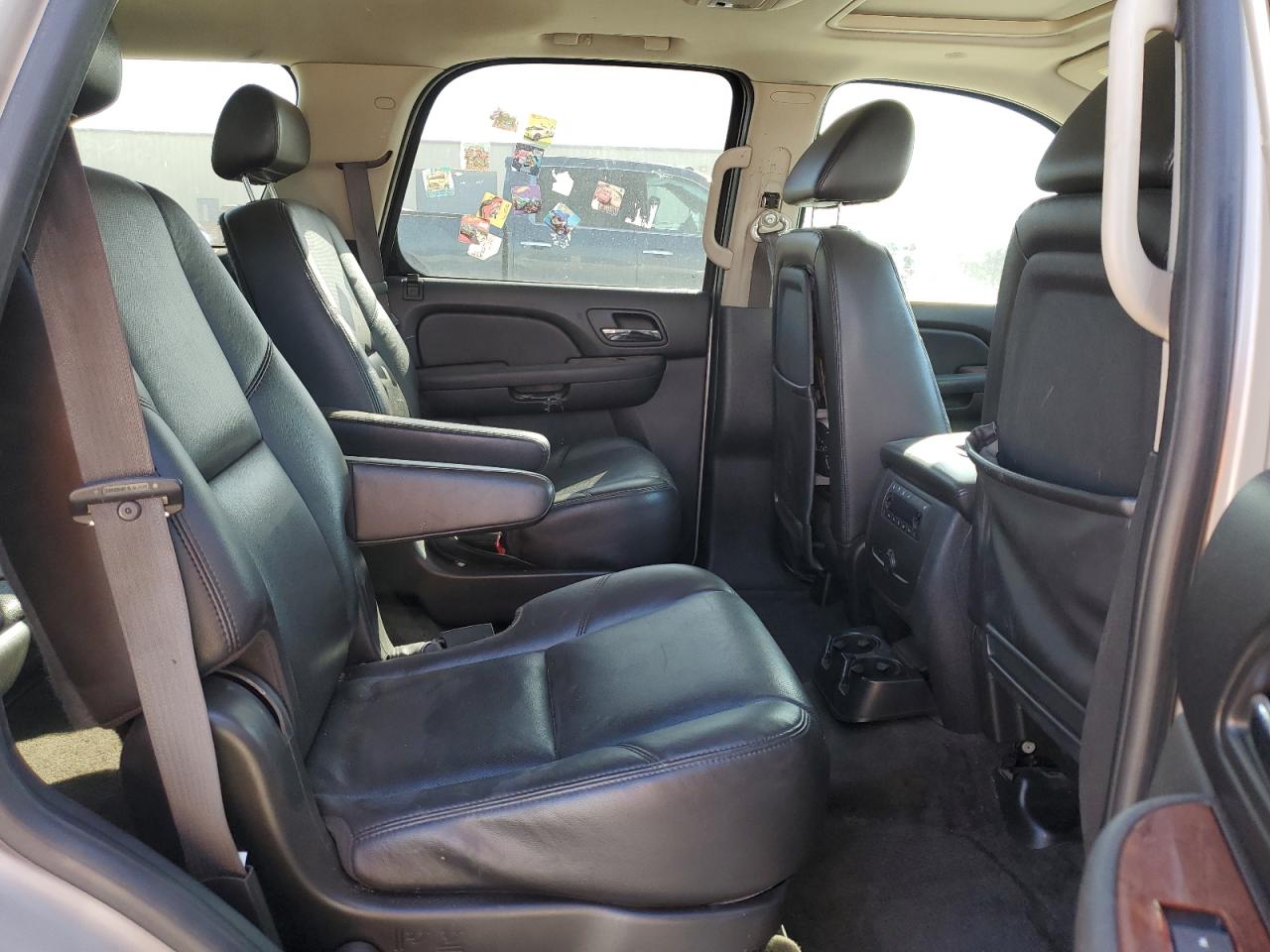 2009 Chevrolet Tahoe - Image 11