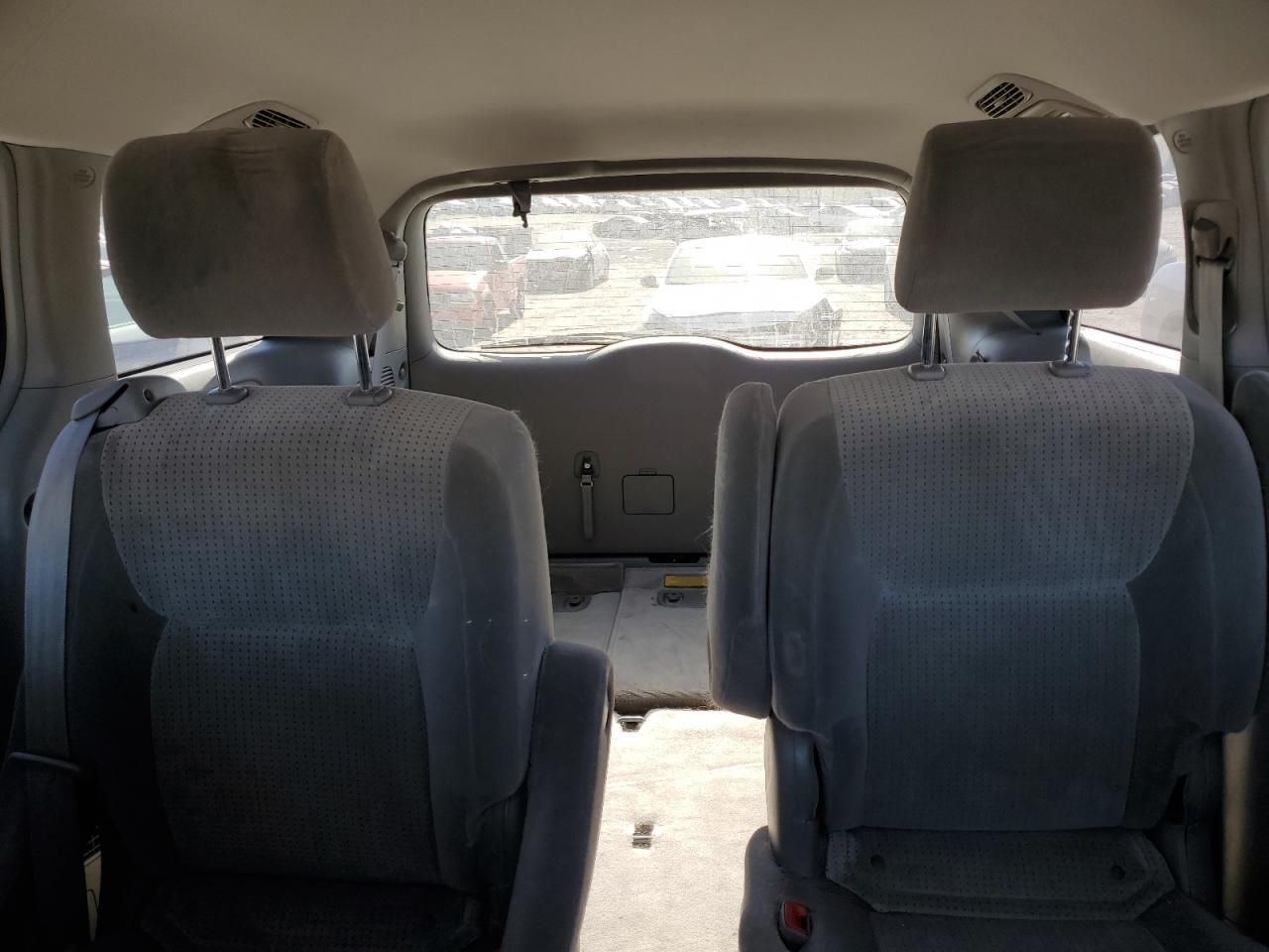2006 Toyota Sienna - Image 10