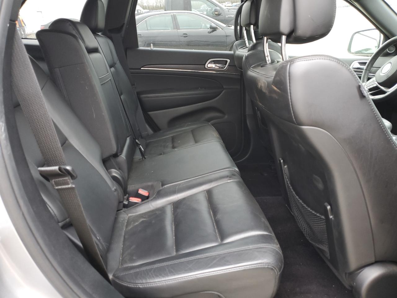 2018 Jeep Grand Cherokee - Image 11