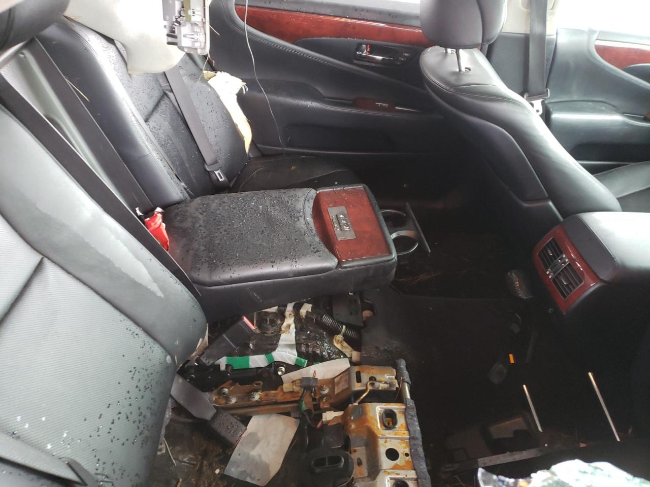 2008 Lexus LS - Image 11