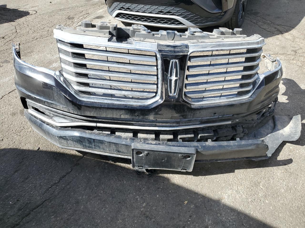 2016 Lincoln Navigator - Image 13