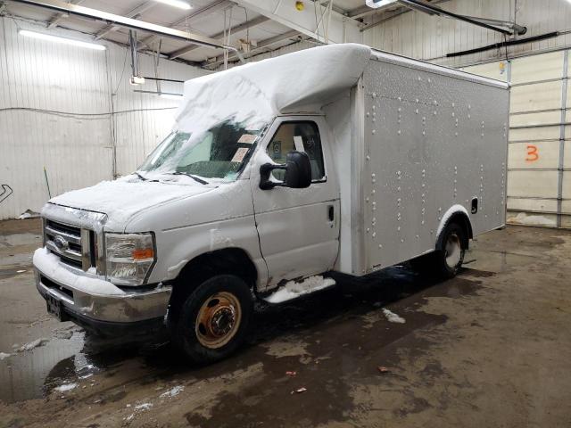 2014 Ford Econoline E450 Super Duty Cutaway Van