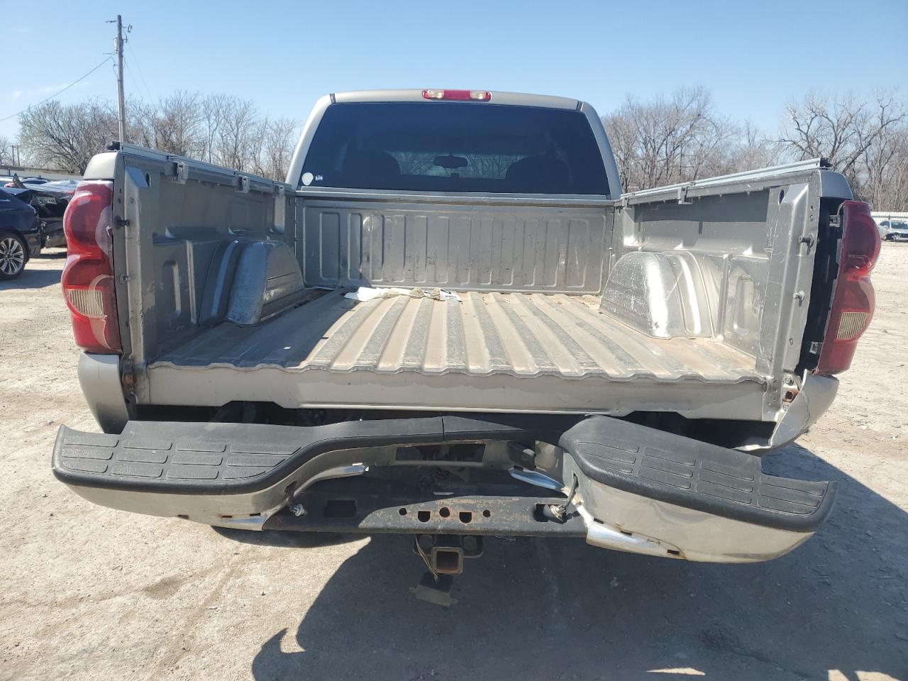 2003 Chevrolet Silverado - Image 6