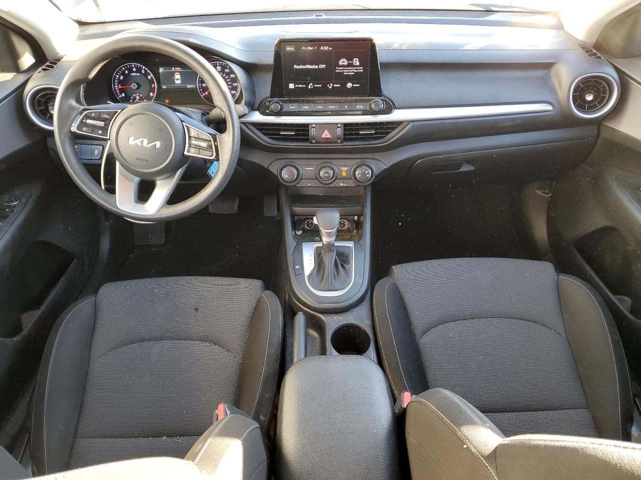 2023 Kia Forte - Image 8