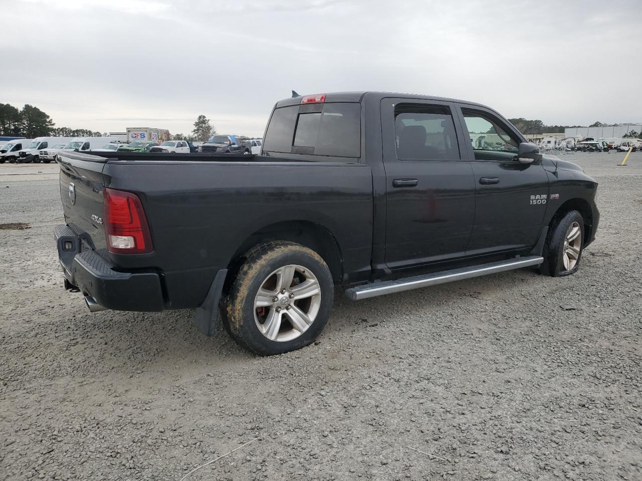 2015 RAM 1500 - Image 3