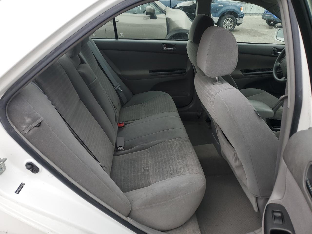 2005 Toyota Camry - Image 10