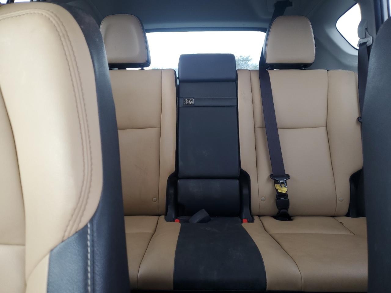 2016 Toyota RAV 4 - Image 10
