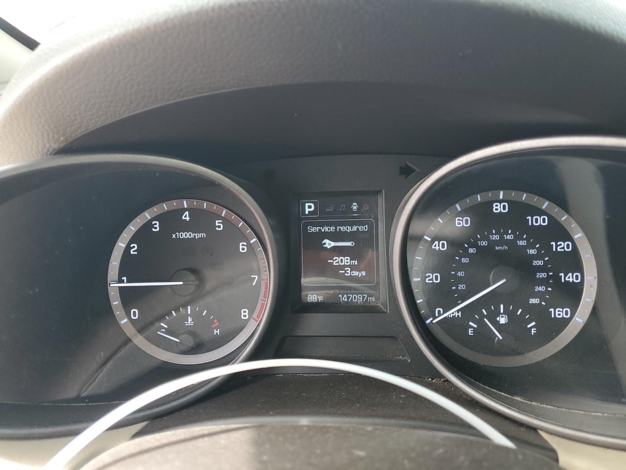 2017 Hyundai Santa Fe - Image 9