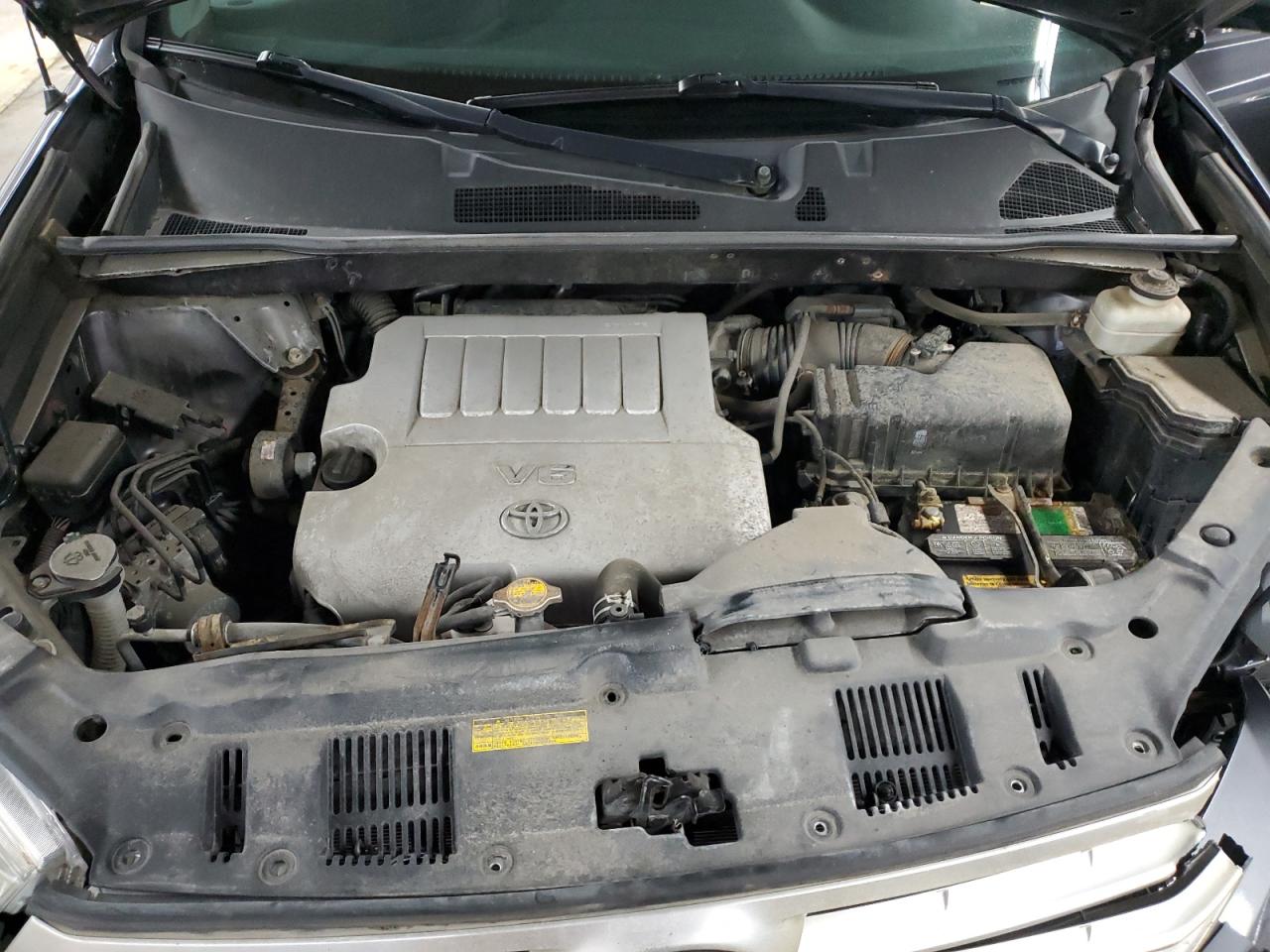 2012 Toyota Highlander - Image 11