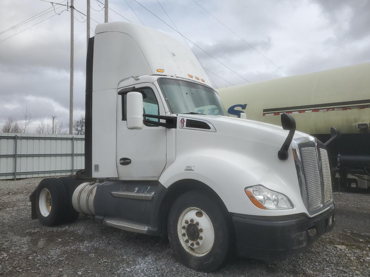 2016 Kenworth T680 Semi Truck for Sale in Leroy, NY - Normal Wear