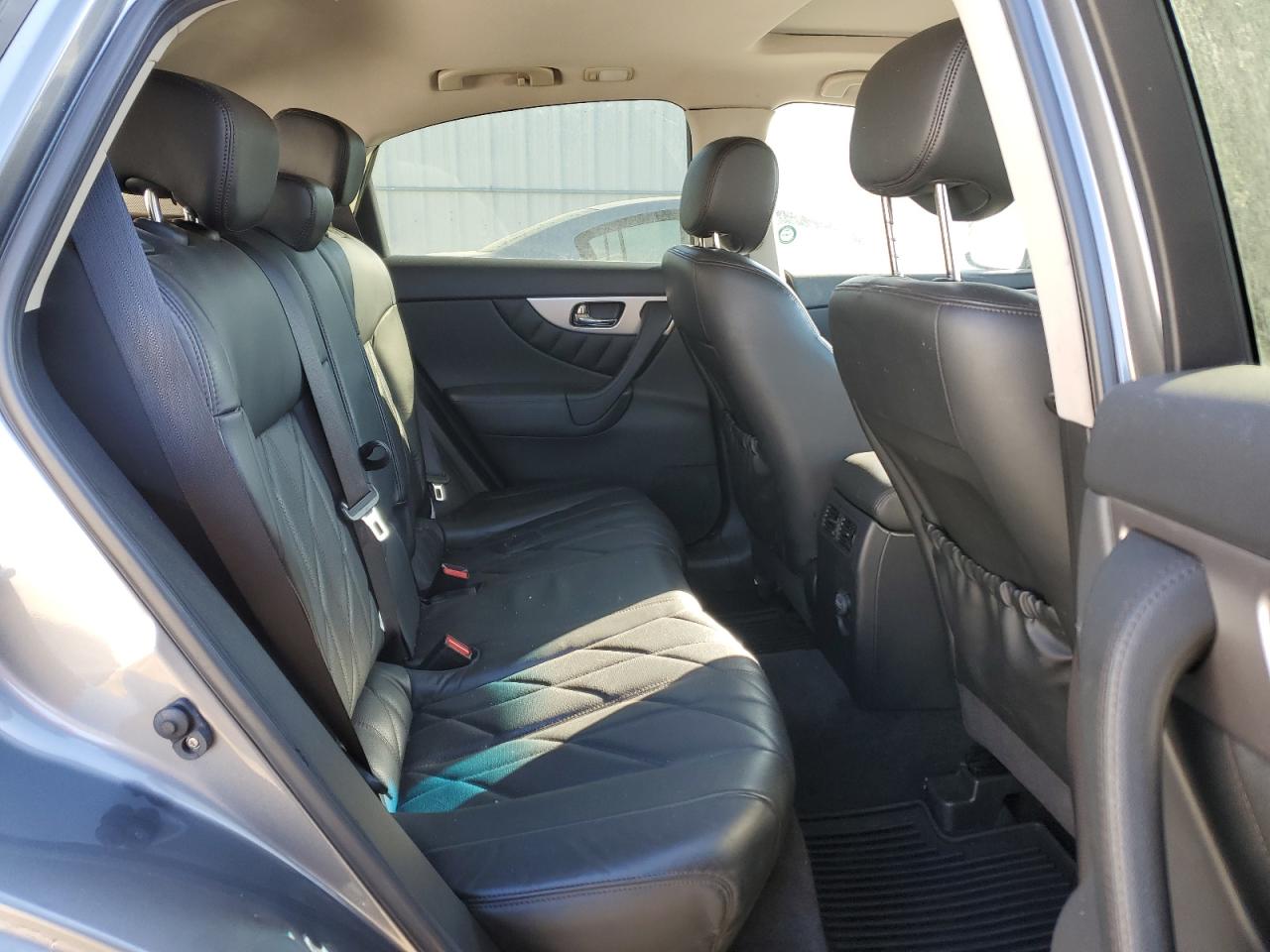 2014 Infiniti QX70 - Image 11