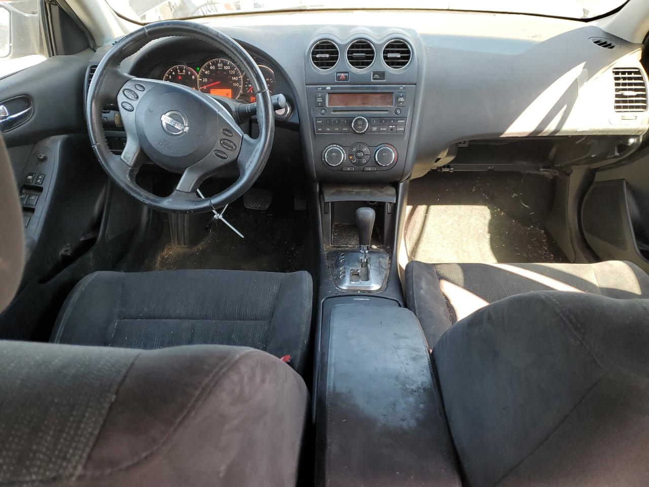 2010 Nissan Altima - Image 8