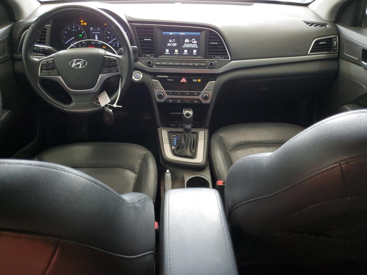 2017 Hyundai Elantra - Image 8