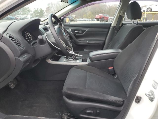 Седани NISSAN ALTIMA 2015 Бял