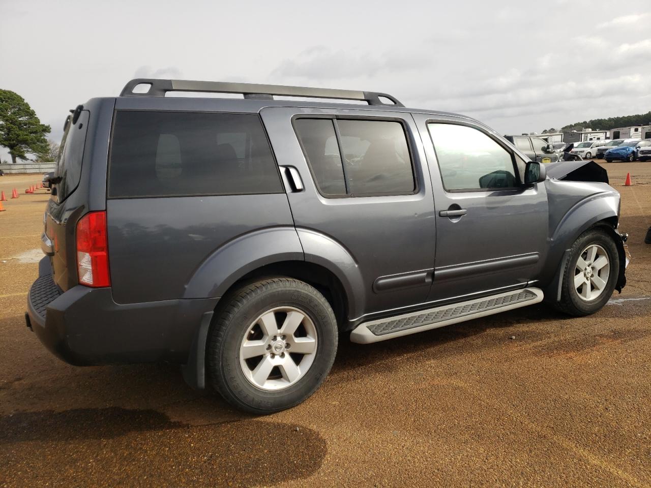 2012 Nissan Pathfinder - Image 3