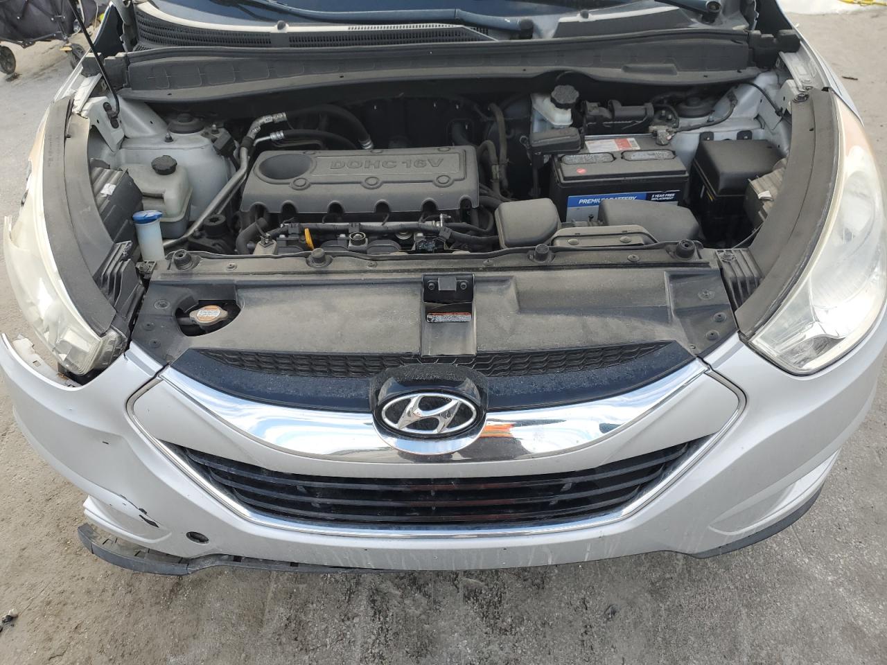 2010 Hyundai Tucson - Image 12