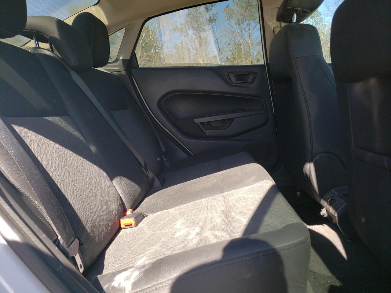 2011 Ford Fiesta - Image 10