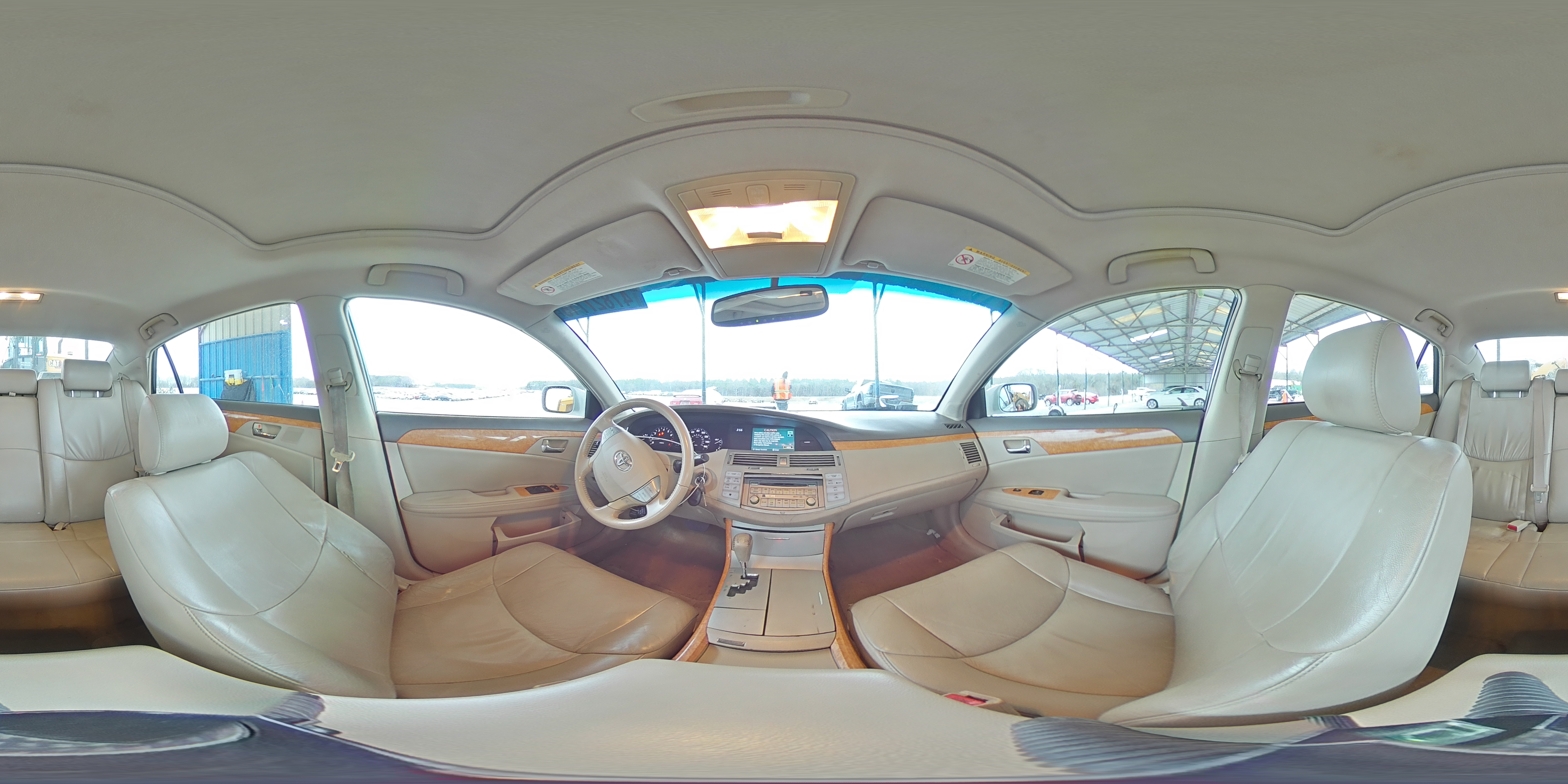 2005 Toyota Avalon - Image 13