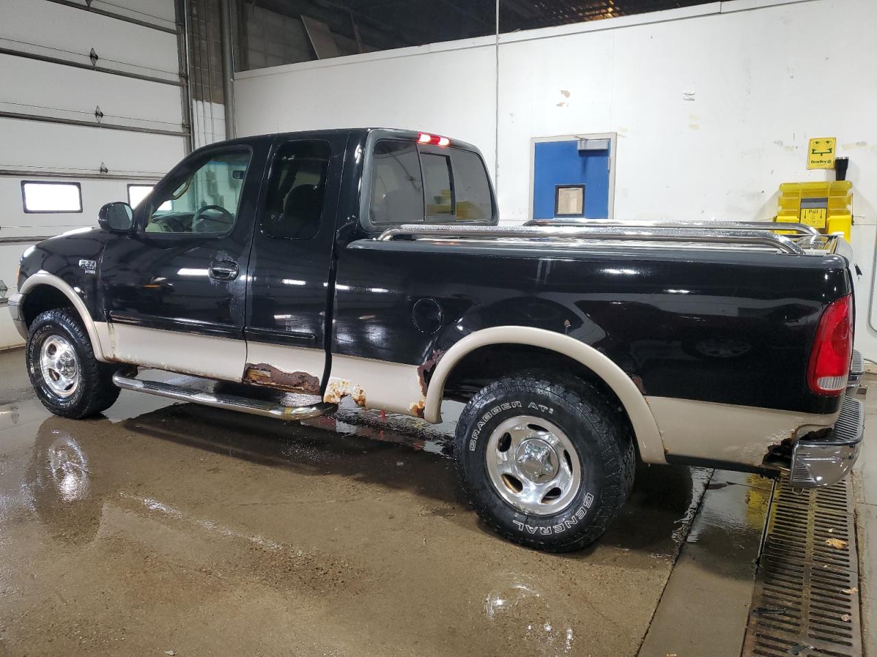 2000 Ford F-150 - Image 2