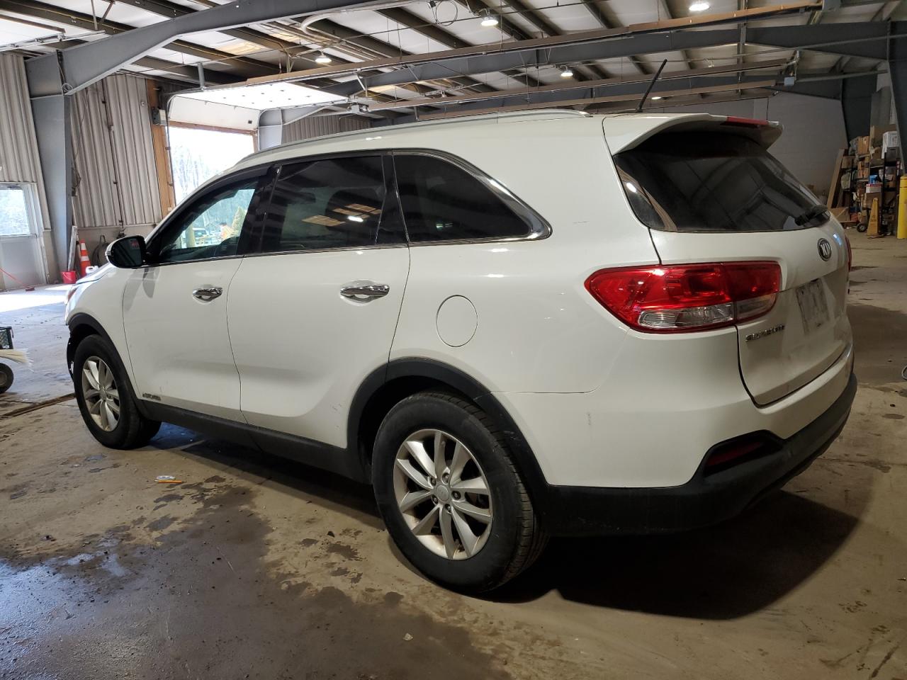 2017 Kia Sorento - Image 2