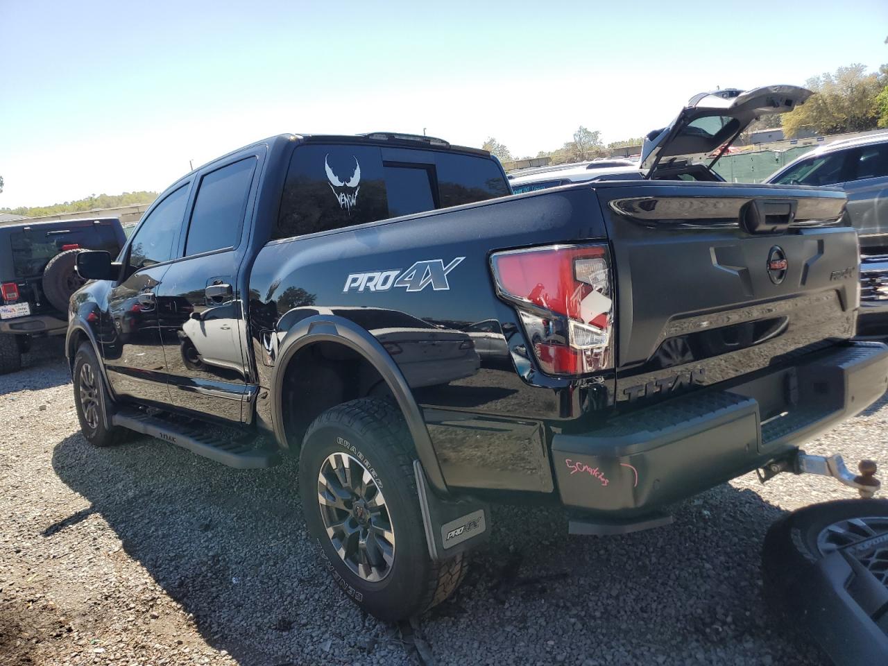 2021 Nissan Titan - Image 2