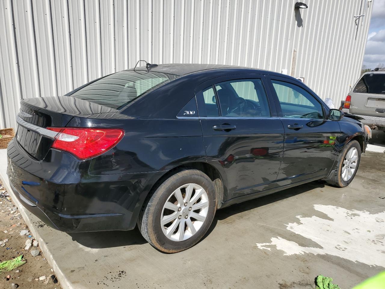 2013 Chrysler 200 - Image 3