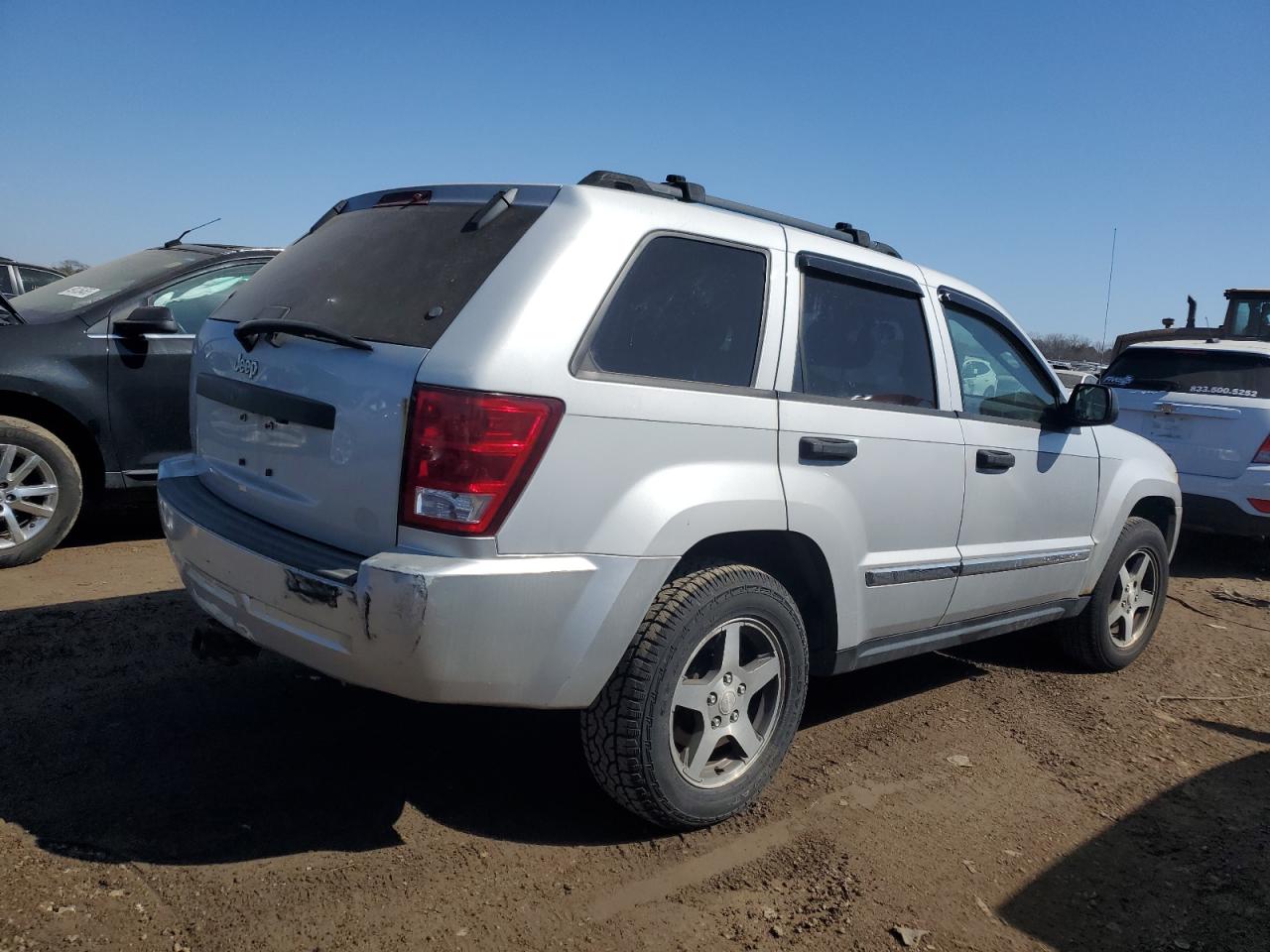 2005 Jeep Grand Cherokee - Image 3