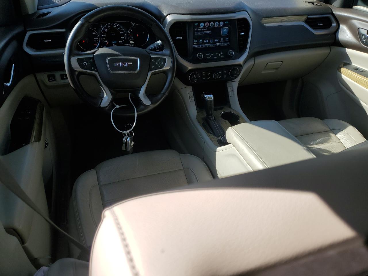 2017 GMC Acadia - Image 8