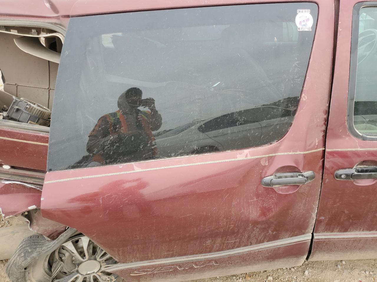 2002 Toyota Sienna - Image 11