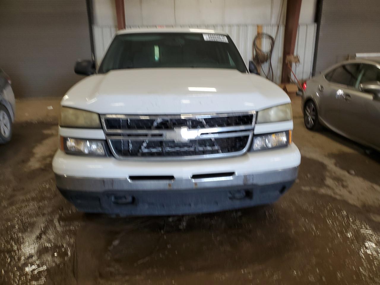 2006 Chevrolet Silverado - Image 5