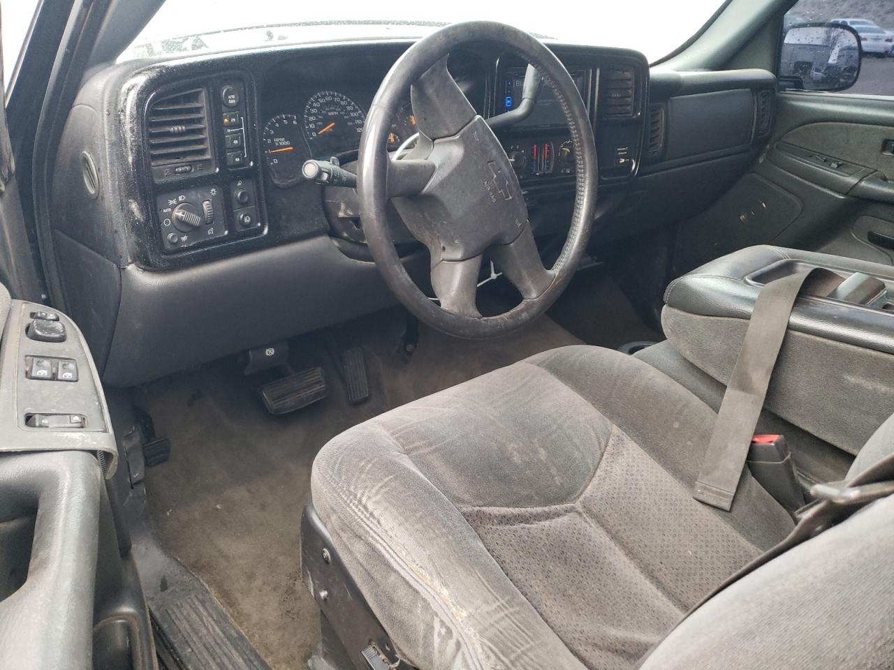 2003 Chevrolet Silverado - Image 8