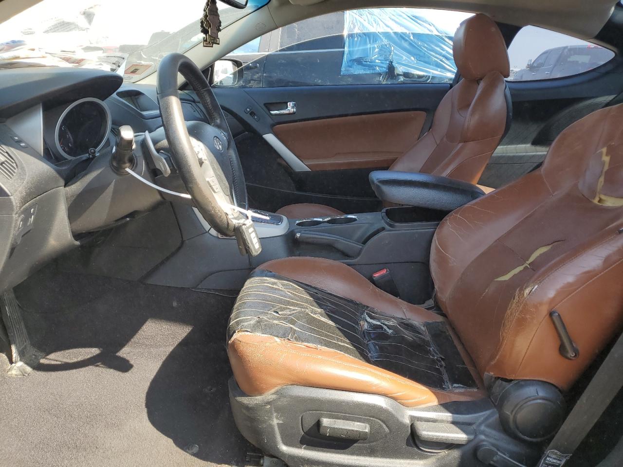 2010 Hyundai Genesis - Image 7