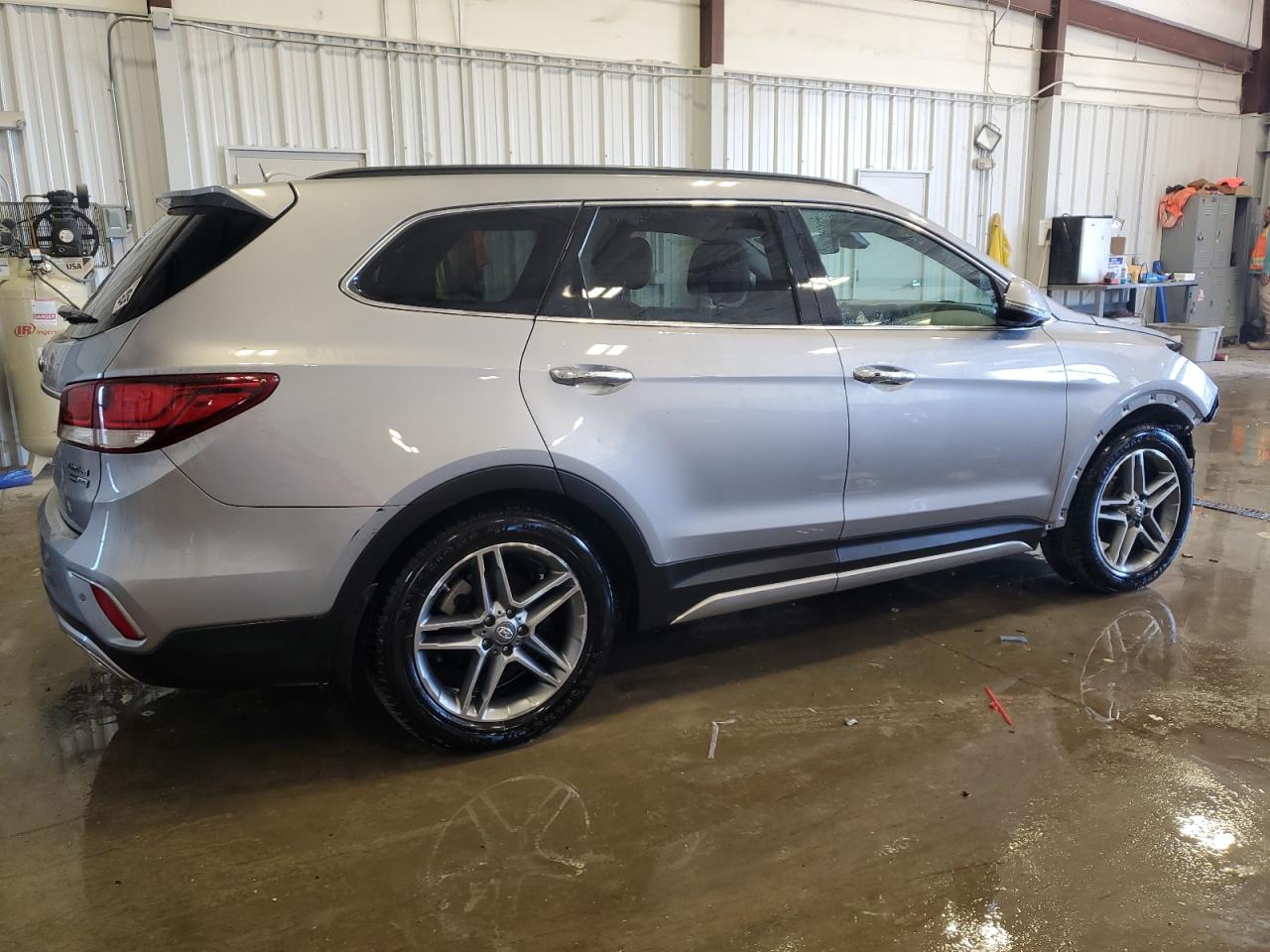 2019 Hyundai Santa Fe - Image 3