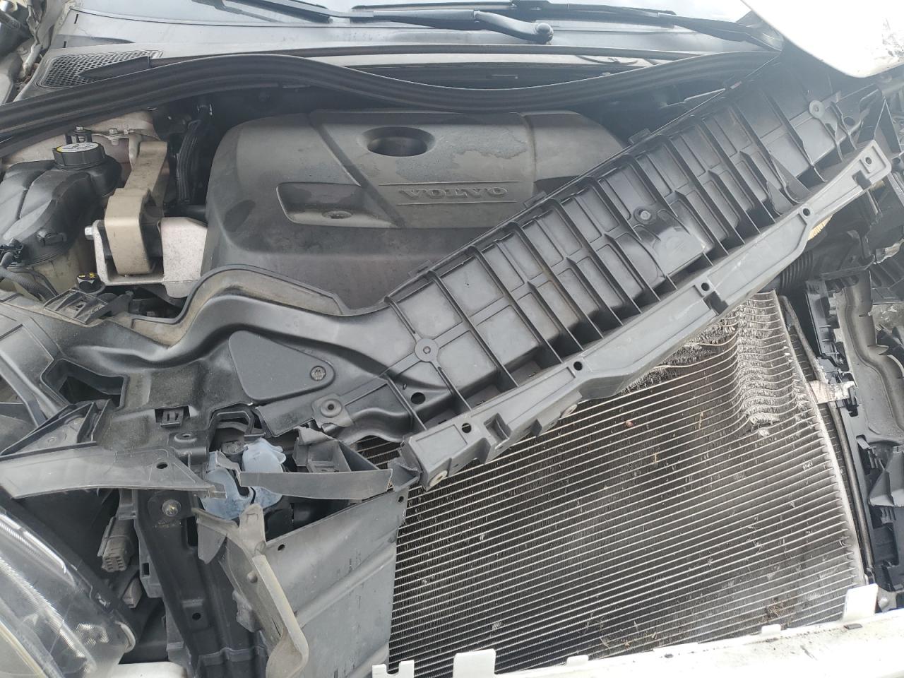 2016 Volvo S60 - Image 13