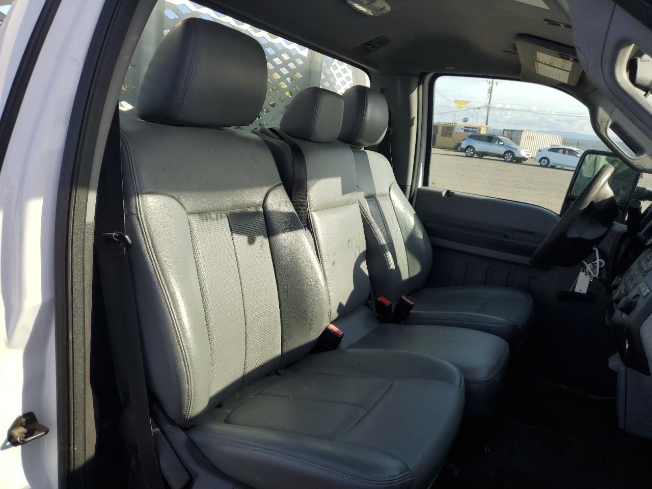 2015 Ford F350 - Image 11