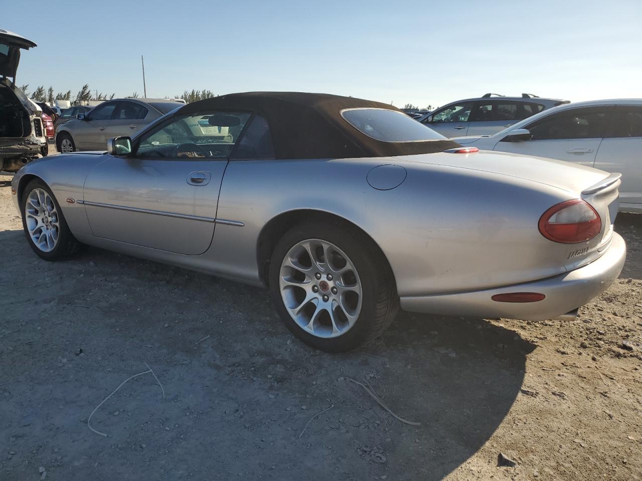 2000 Jaguar XKR - Image 2