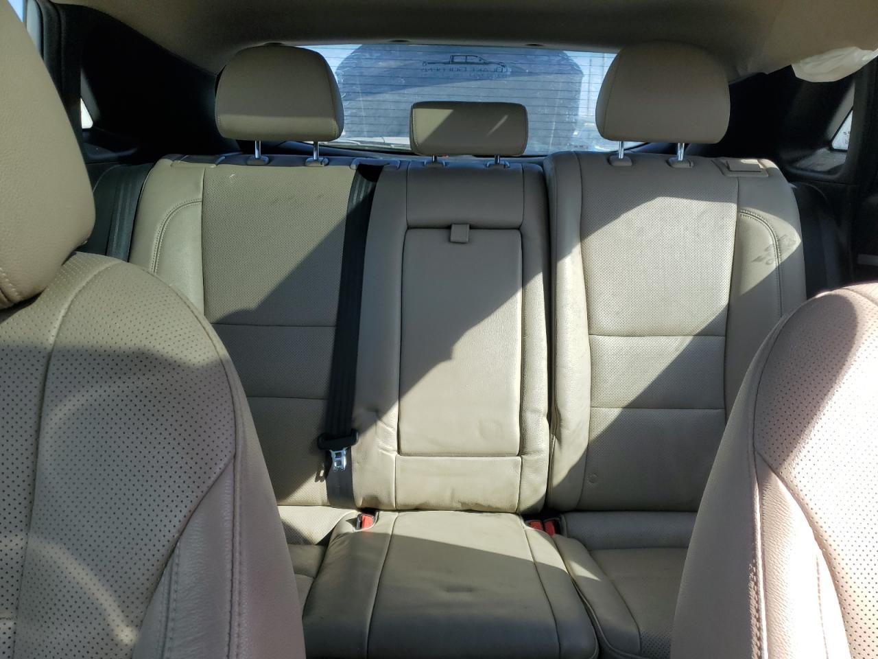 2016 Hyundai Elantra - Image 10