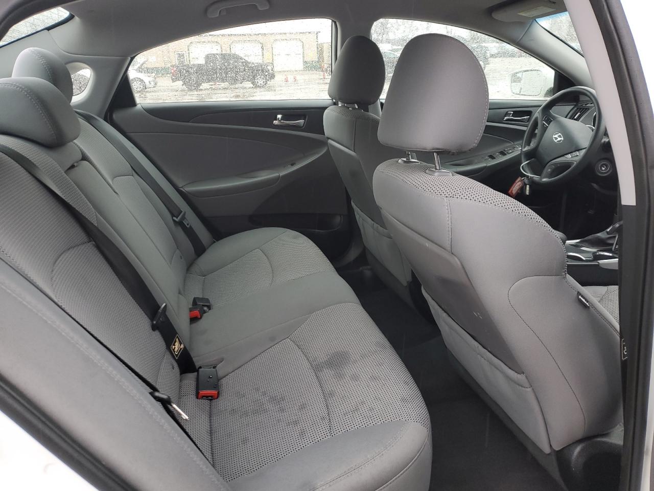 2014 Hyundai Sonata - Image 10